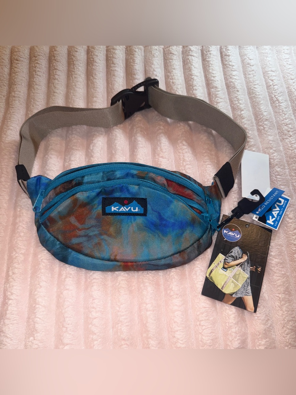 Kavu Galaxy Spectator Waist Pack in Ocean
Potion NWT